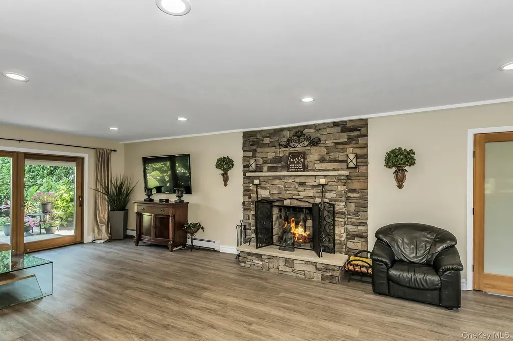 3101 Lonni Lane Merrick NY 11566
