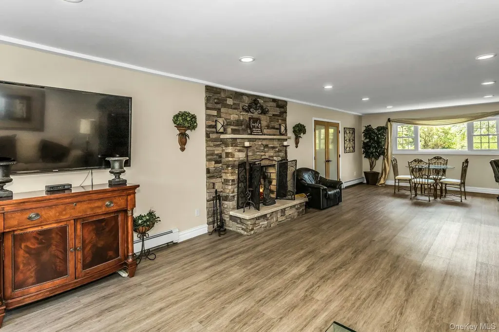 3101 Lonni Lane Merrick NY 11566