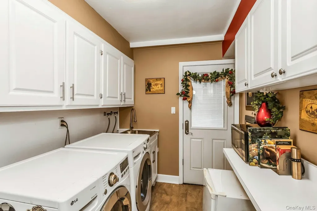 3101 Lonni Lane Merrick NY 11566