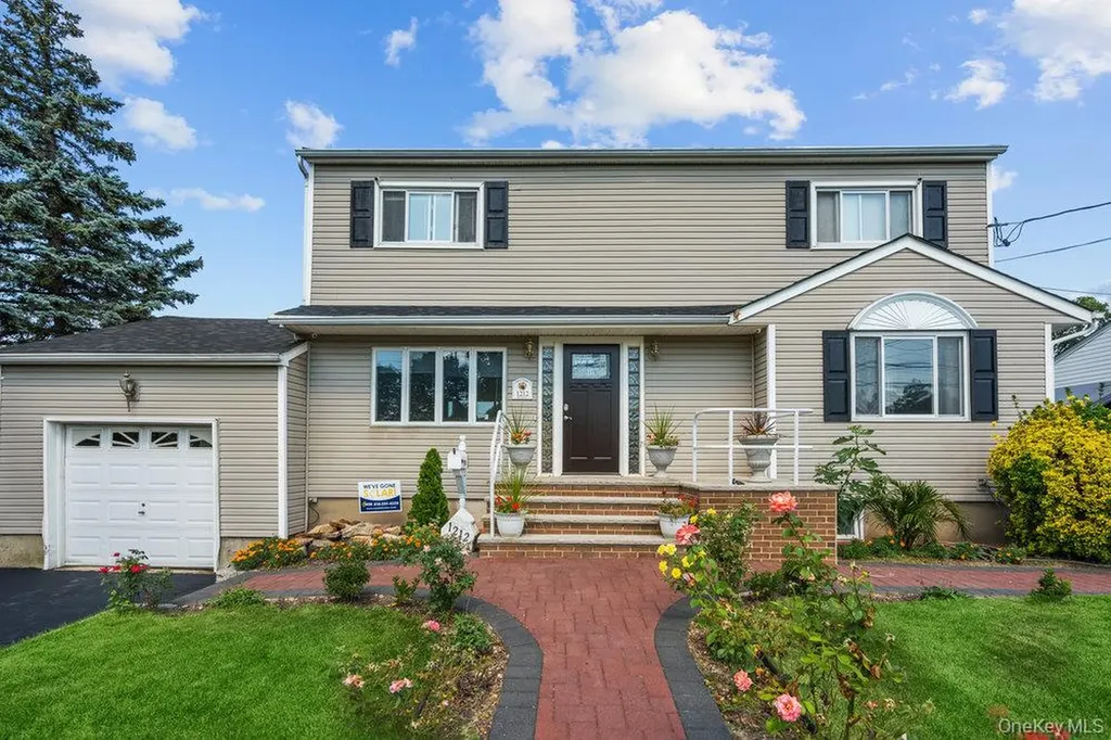 1212 Herzel Boulevard West Babylon NY 11704