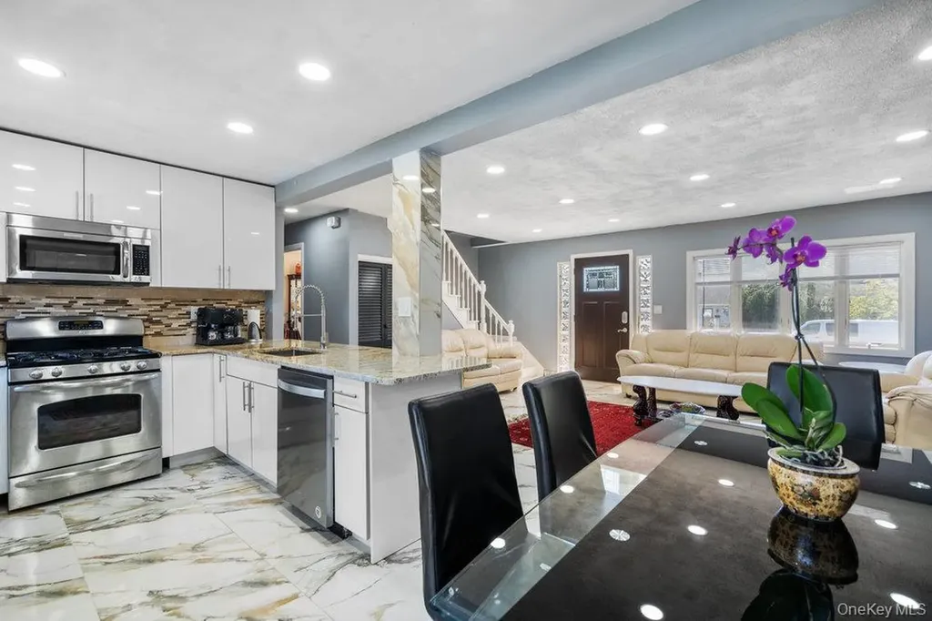 1212 Herzel Boulevard West Babylon NY 11704