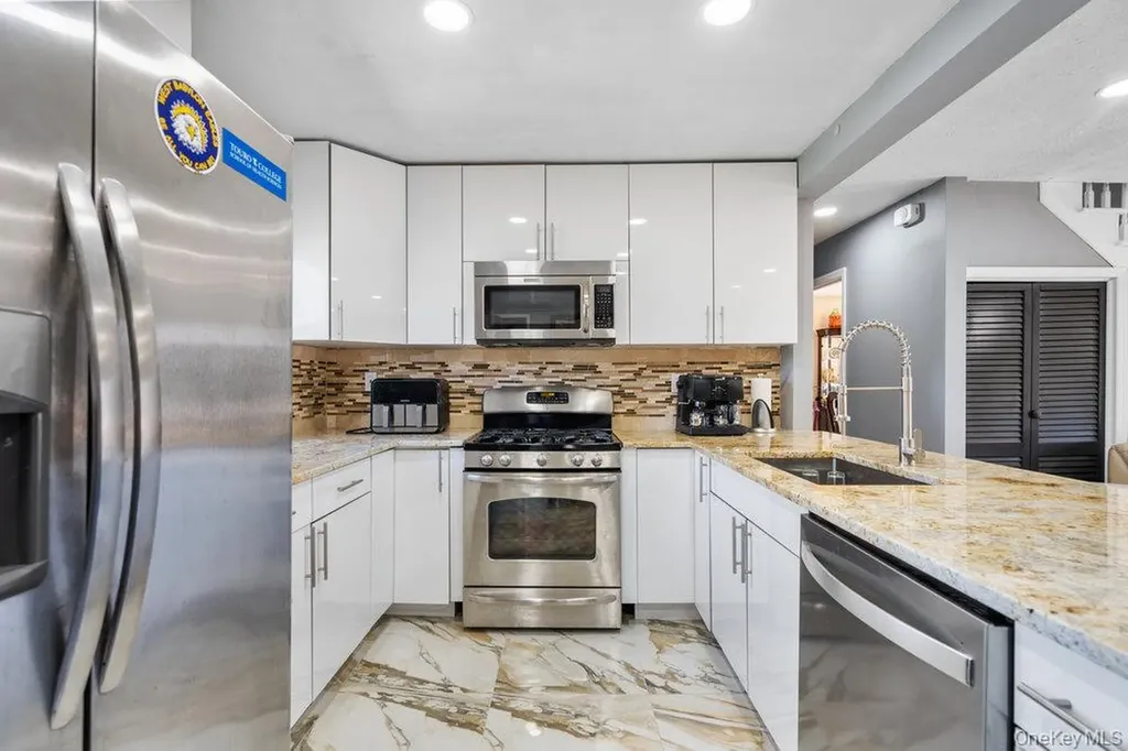 1212 Herzel Boulevard West Babylon NY 11704