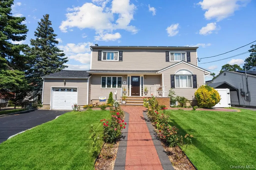 1212 Herzel Boulevard West Babylon NY 11704