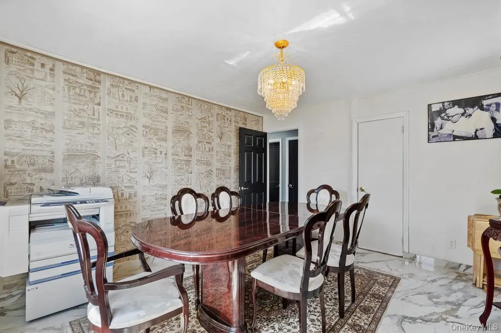 1212 Herzel Boulevard West Babylon NY 11704