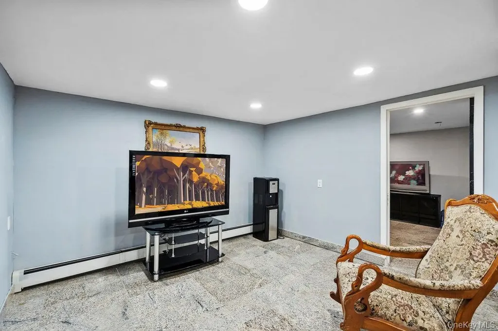 1212 Herzel Boulevard West Babylon NY 11704