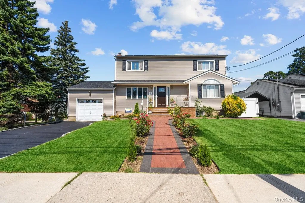1212 Herzel Boulevard West Babylon NY 11704