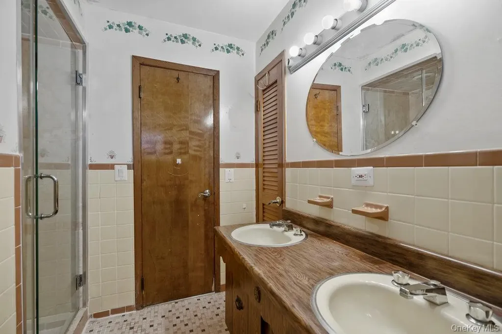 1212 Herzel Boulevard West Babylon NY 11704
