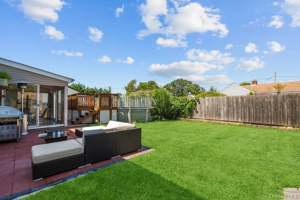 1212 Herzel Boulevard West Babylon NY 11704