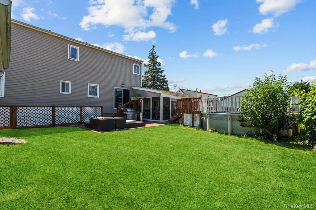 1212 Herzel Boulevard West Babylon NY 11704