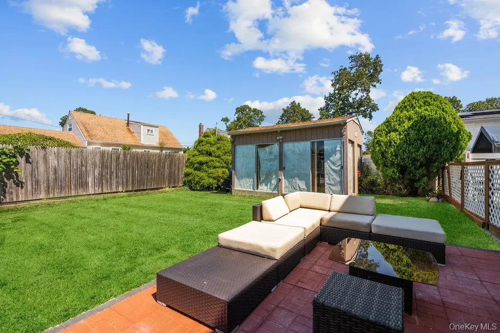 1212 Herzel Boulevard West Babylon NY 11704