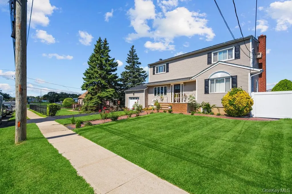 1212 Herzel Boulevard West Babylon NY 11704