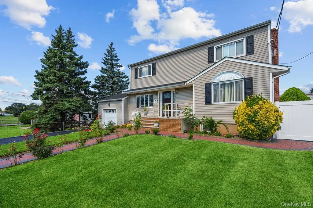 1212 Herzel Boulevard West Babylon NY 11704