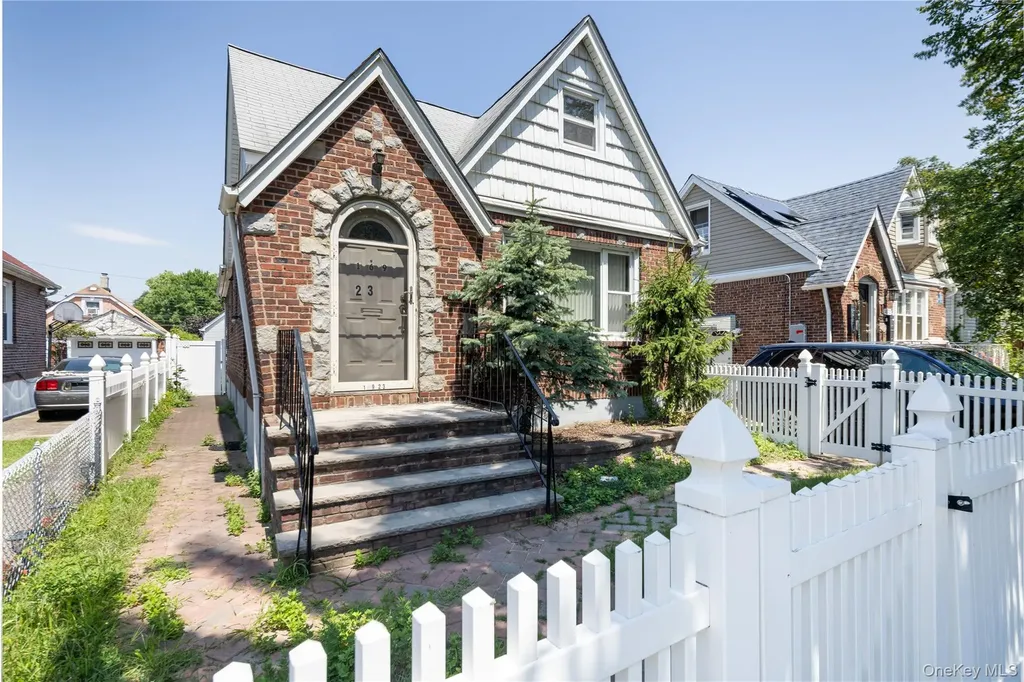 16923 144th Road Springfield Gardens NY 11434