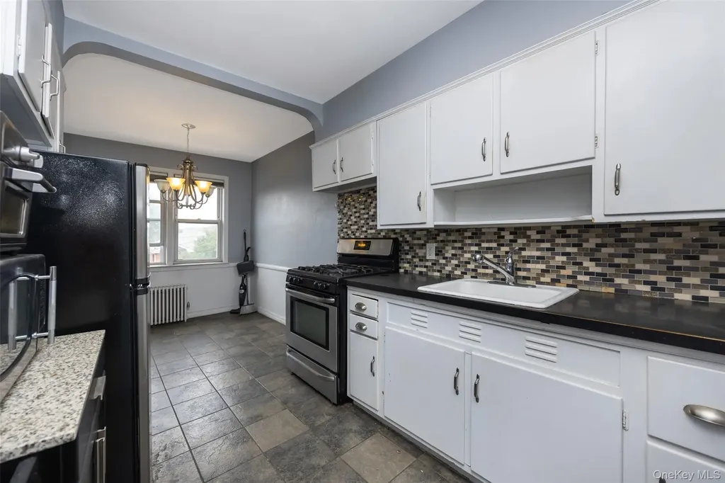 8012 165th Street Flushing NY 11432