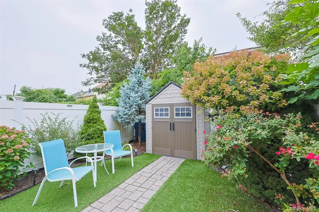 8012 165th Street Flushing NY 11432