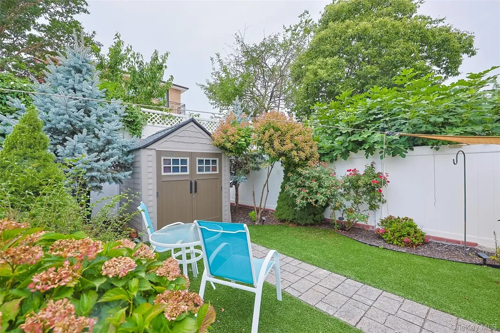 8012 165th Street Flushing NY 11432
