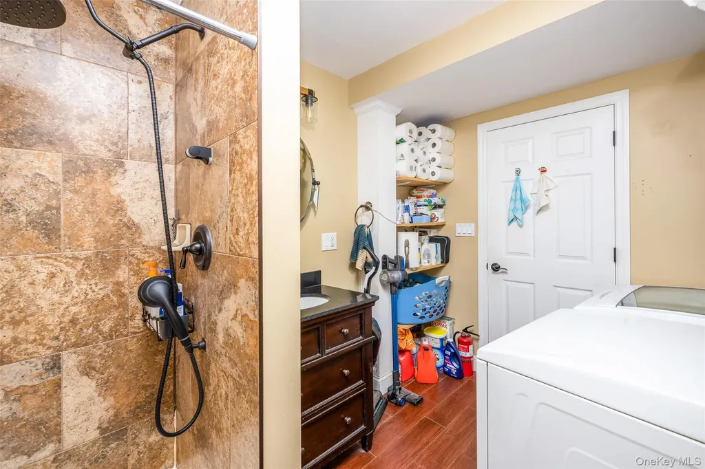 8012 165th Street Flushing NY 11432