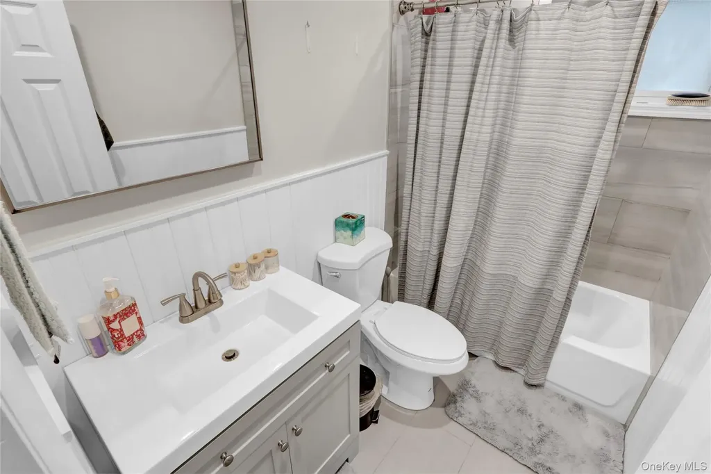 220 E Chester Street Long Beach NY 11561