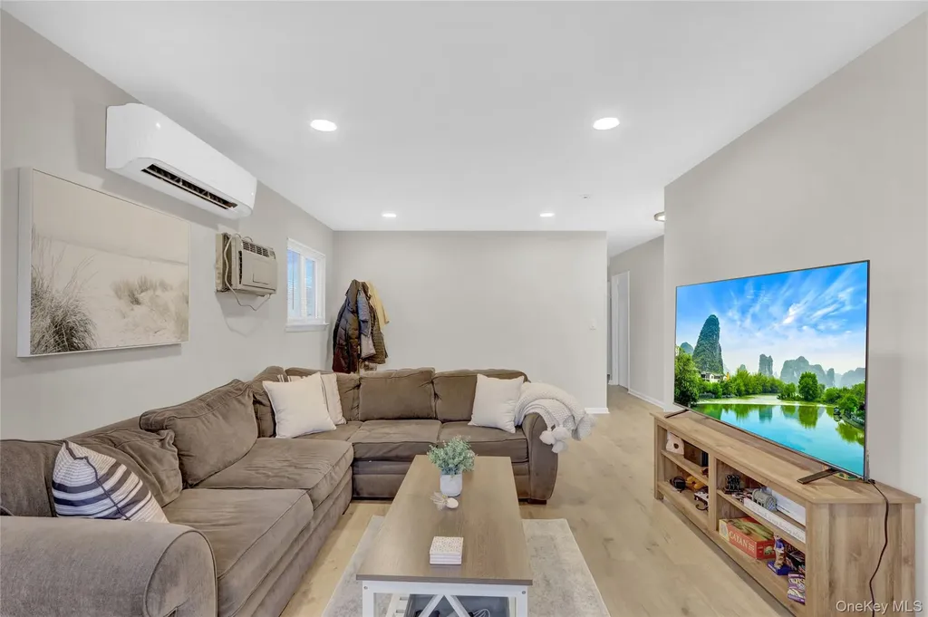 220 E Chester Street Long Beach NY 11561