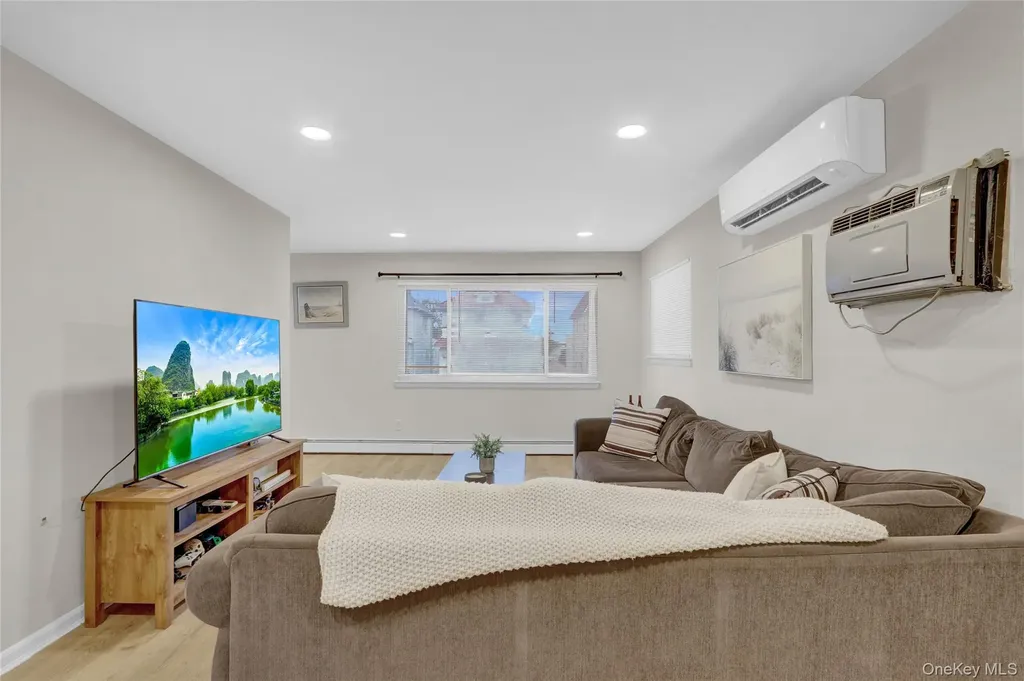 220 E Chester Street Long Beach NY 11561