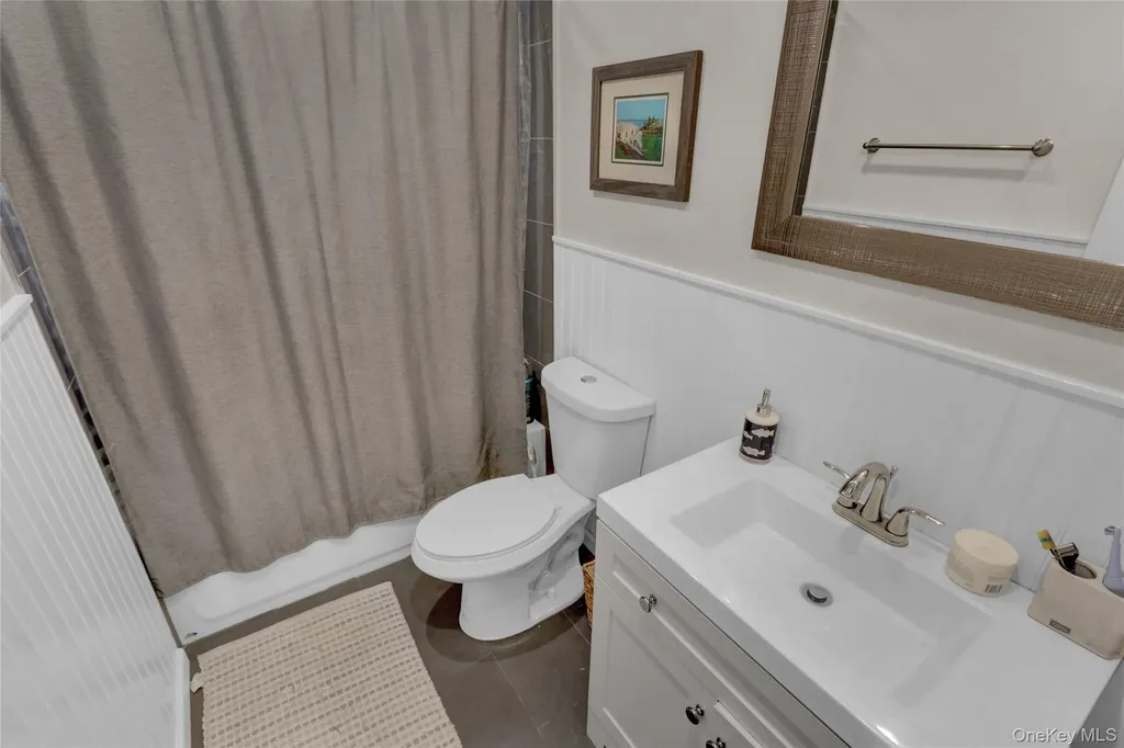 220 E Chester Street Long Beach NY 11561