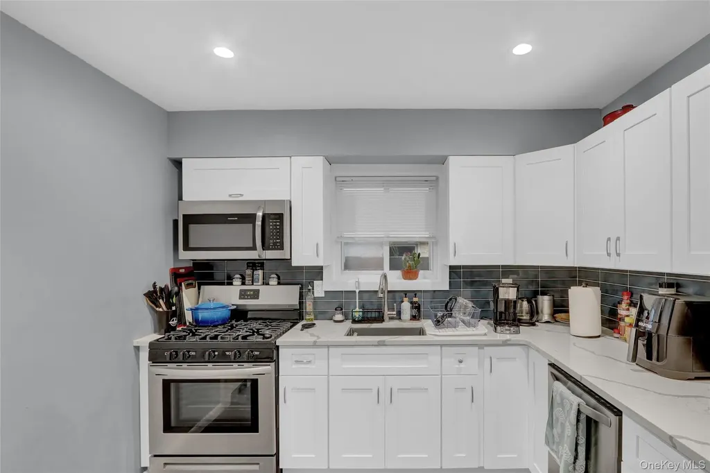 220 E Chester Street Long Beach NY 11561