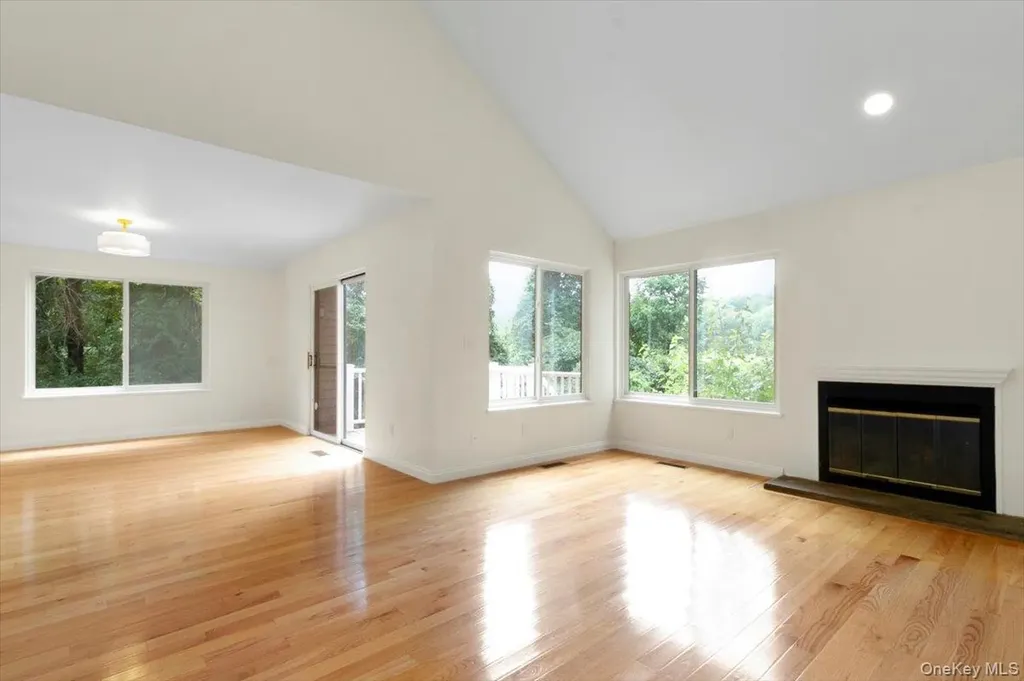 44 Brook Farm Close Chappaqua NY 10514