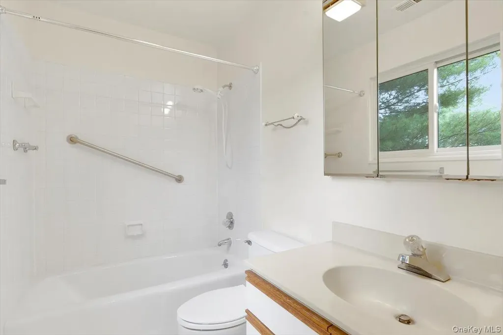 44 Brook Farm Close Chappaqua NY 10514