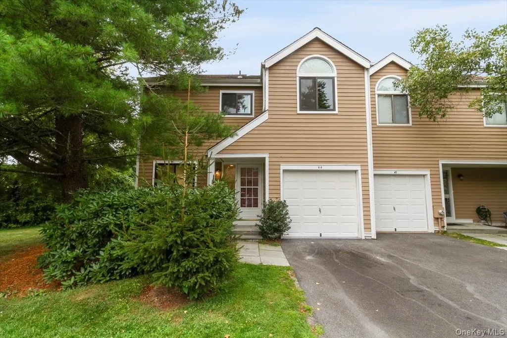 44 Brook Farm Close Chappaqua NY 10514