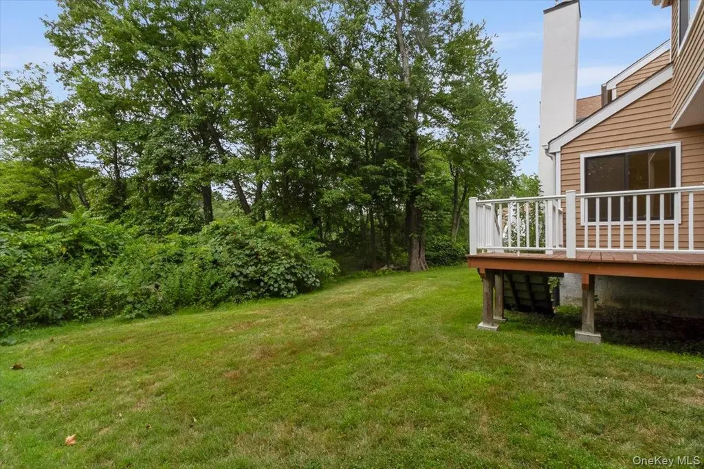 44 Brook Farm Close Chappaqua NY 10514