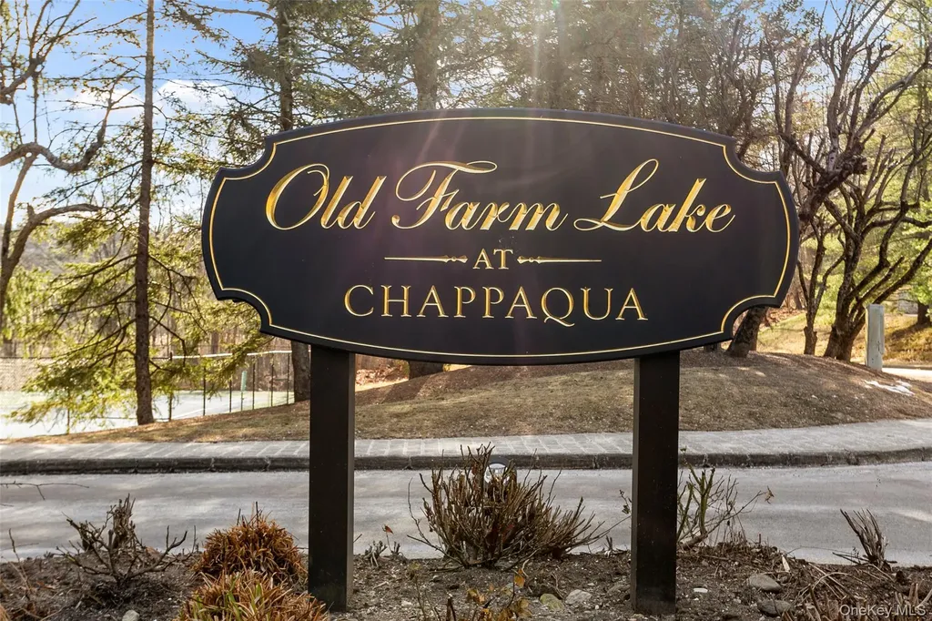 44 Brook Farm Close Chappaqua NY 10514