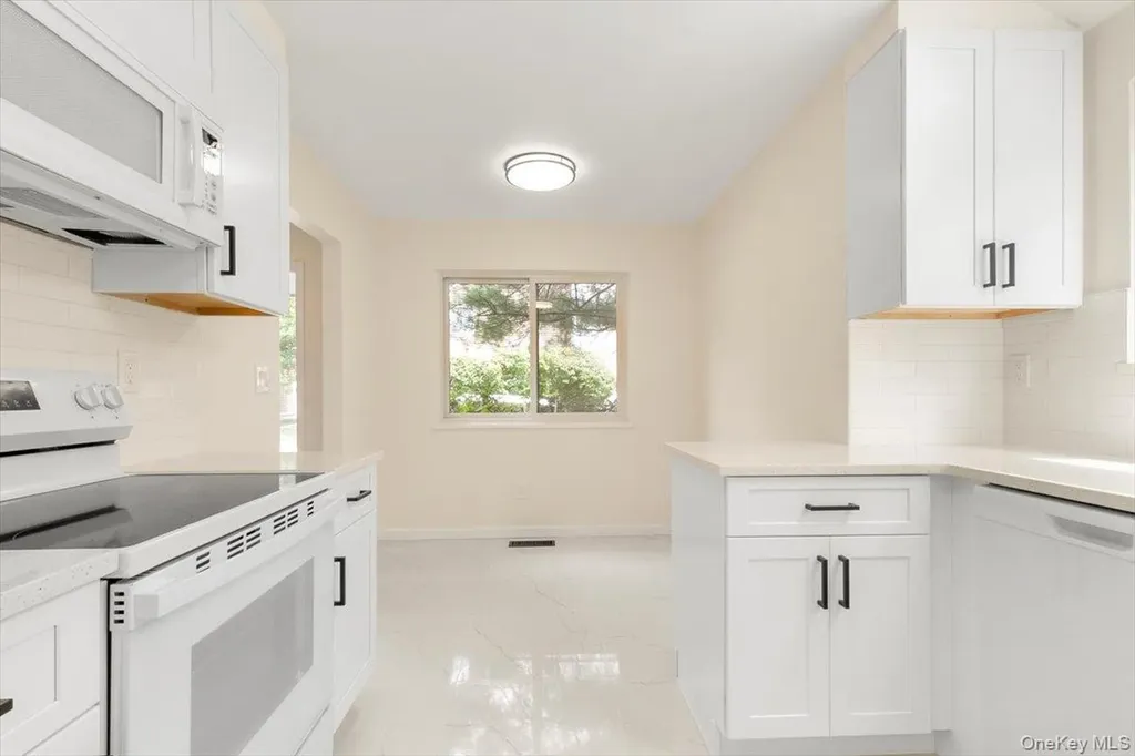 44 Brook Farm Close Chappaqua NY 10514