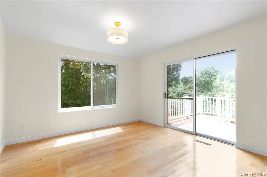 44 Brook Farm Close Chappaqua NY 10514