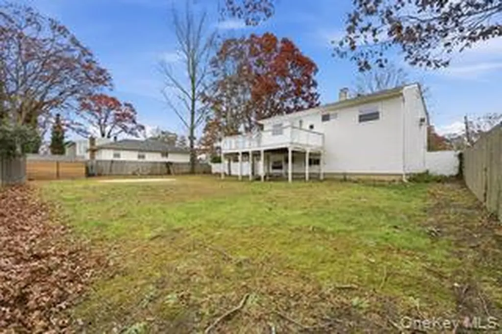 4 Beechwood Drive Shirley NY 11967