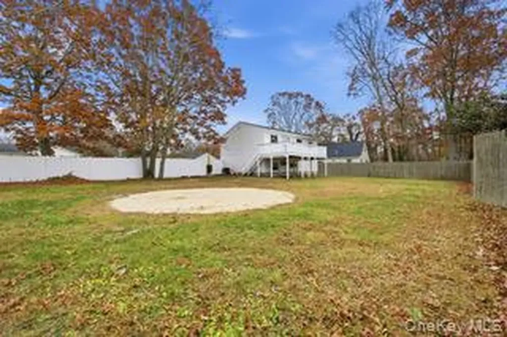 4 Beechwood Drive Shirley NY 11967