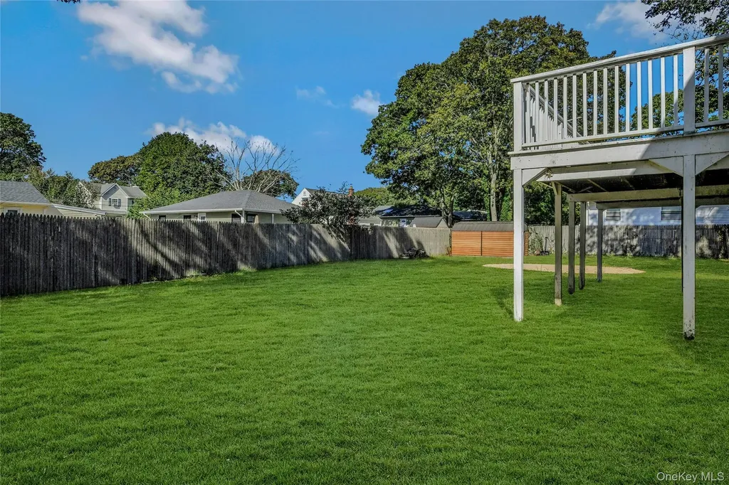 4 Beechwood Drive Shirley NY 11967