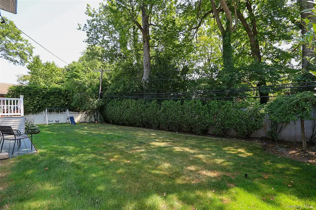 64 Hamilton Drive Roslyn NY 11576