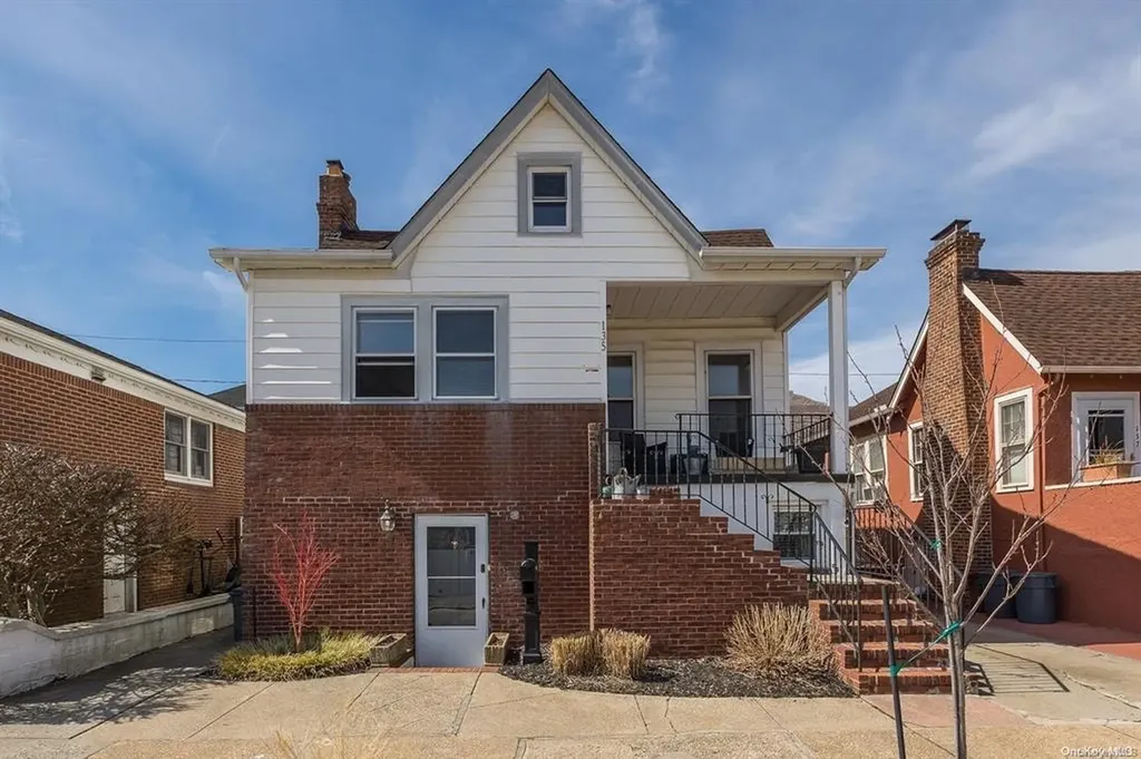 135 Taft Avenue Long Beach NY 11561