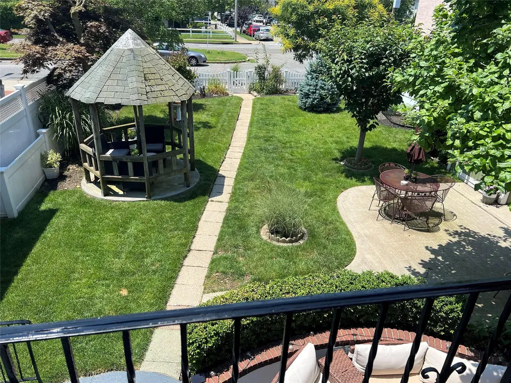 135 Taft Avenue Long Beach NY 11561