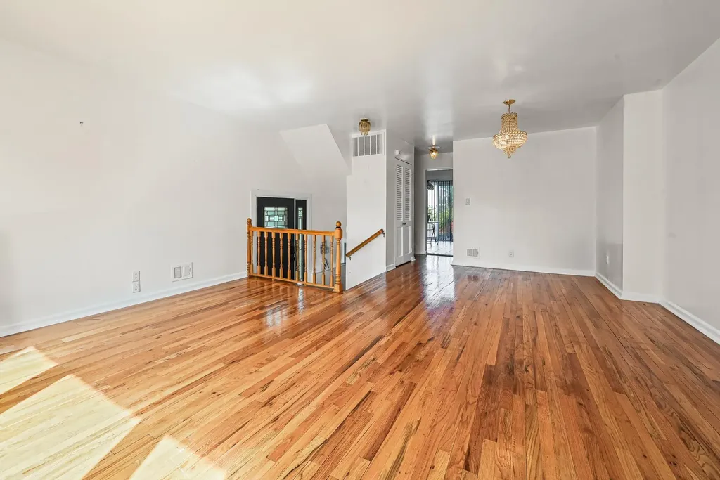 10573 Avenue L Brooklyn NY 11236