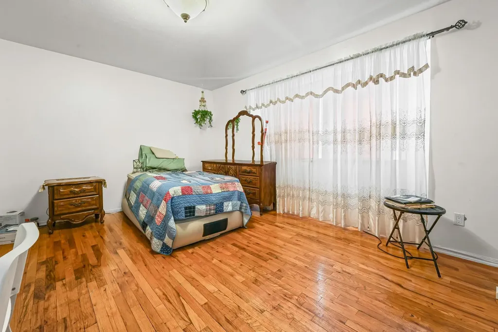 10573 Avenue L Brooklyn NY 11236