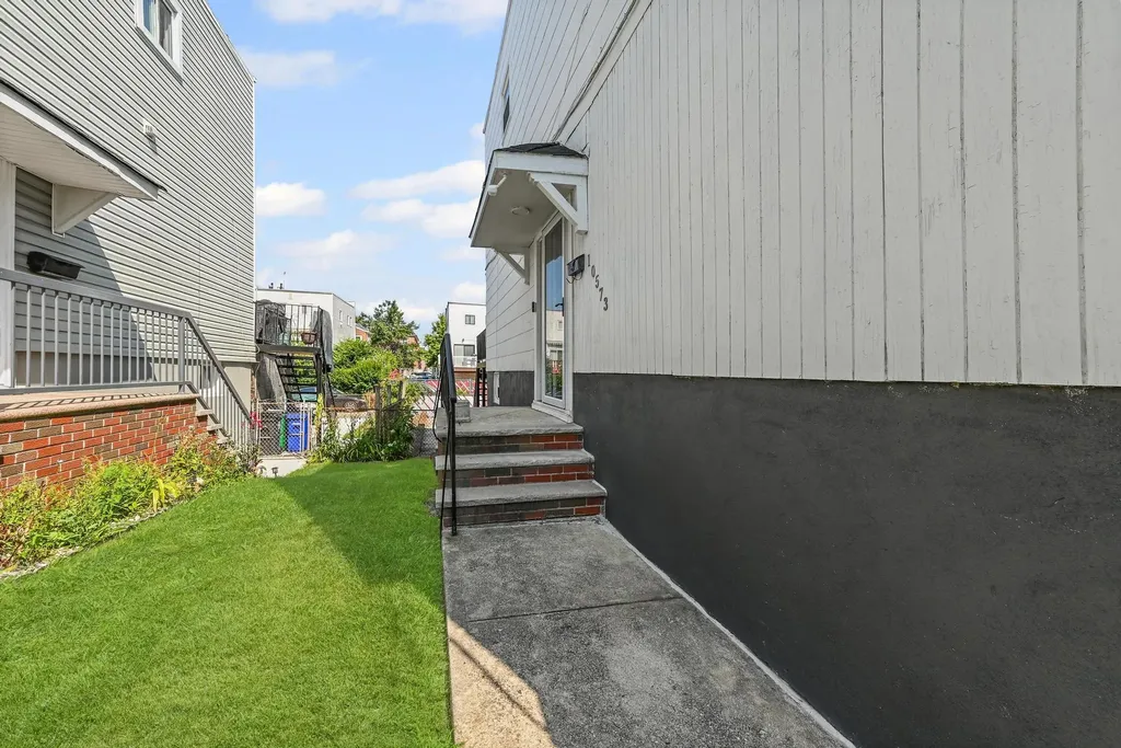 10573 Avenue L Brooklyn NY 11236