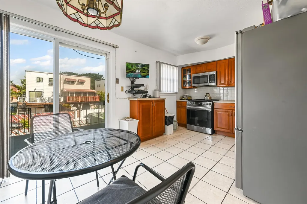 10573 Avenue L Brooklyn NY 11236