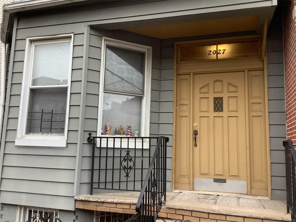 2027 Bleecker Street Ridgewood NY 11385
