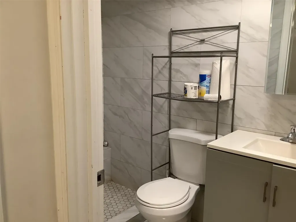 2027 Bleecker Street Ridgewood NY 11385