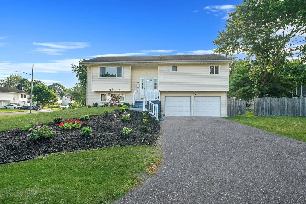 12 Circle Drive E East Patchogue NY 11772