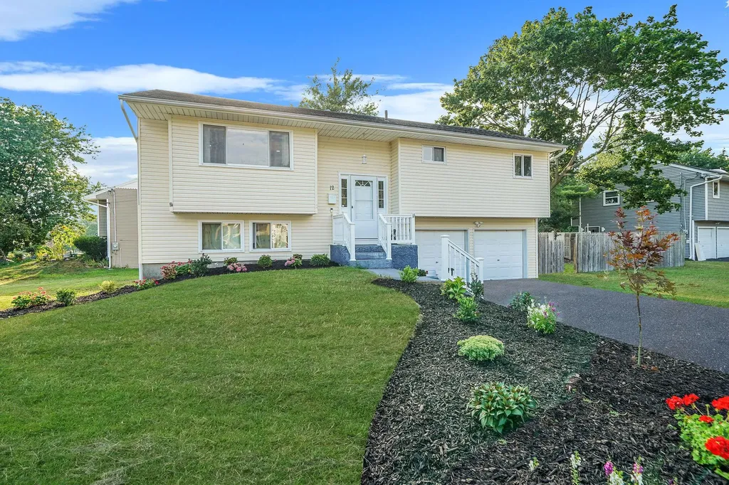 12 Circle Drive E East Patchogue NY 11772