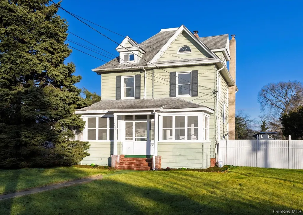 2483 Central Avenue Baldwin NY 11510