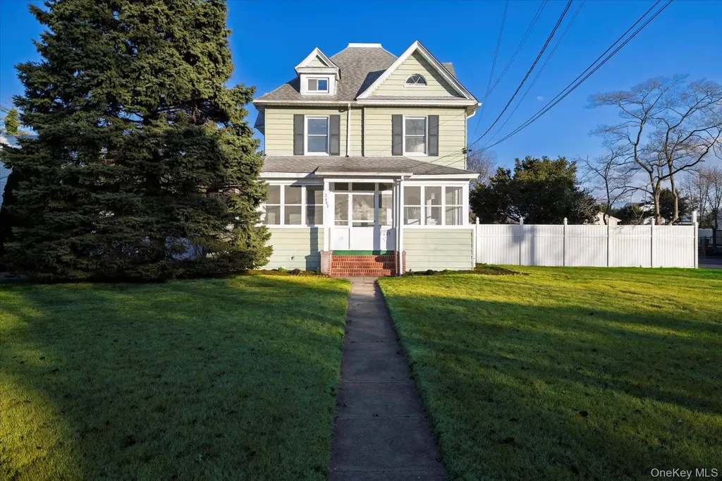 2483 Central Avenue Baldwin NY 11510