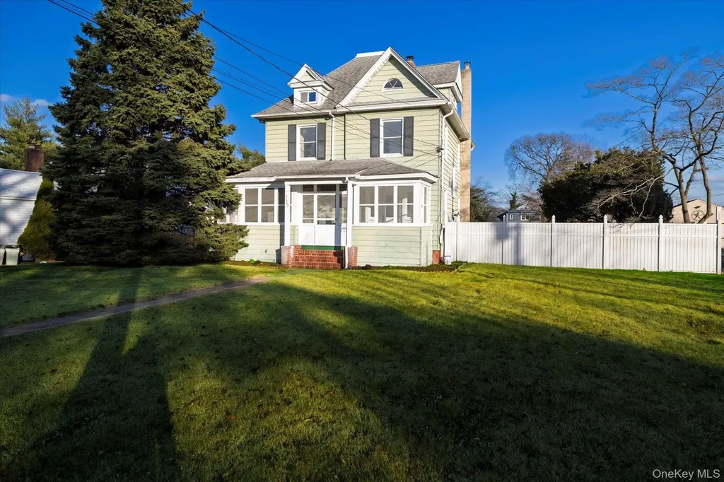 2483 Central Avenue Baldwin NY 11510